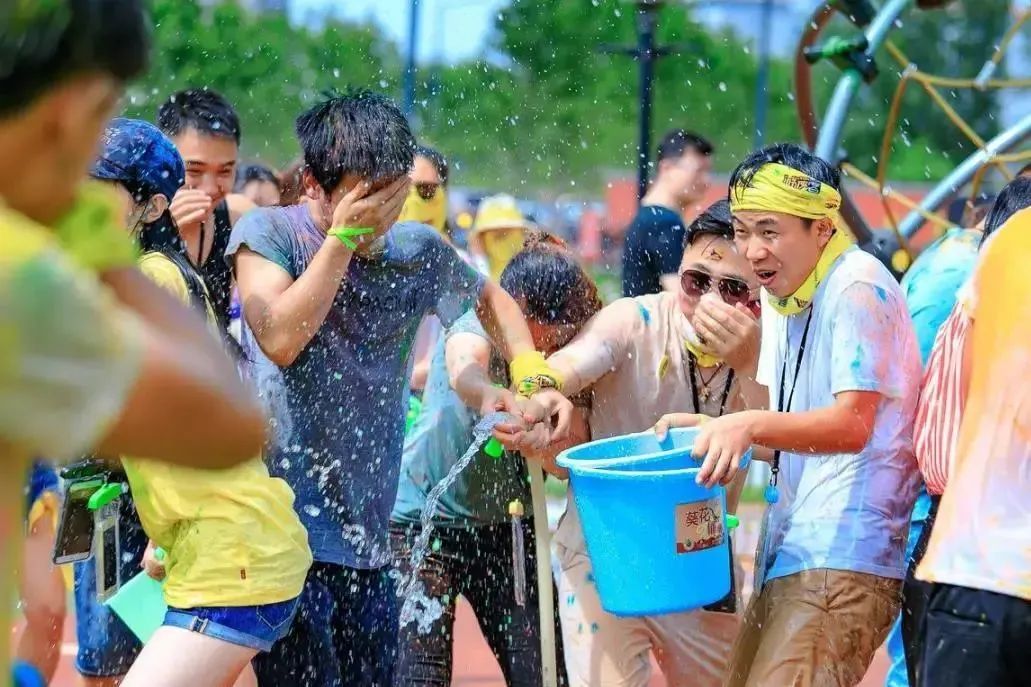 北京企业夏天水上团建新选择：水球大战